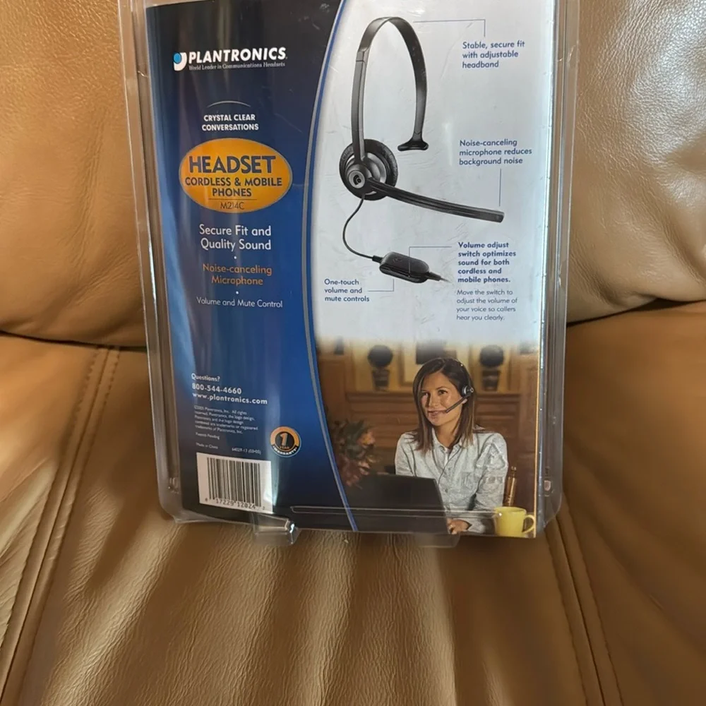 NWT Black Cordless Headset for Mobile Phones